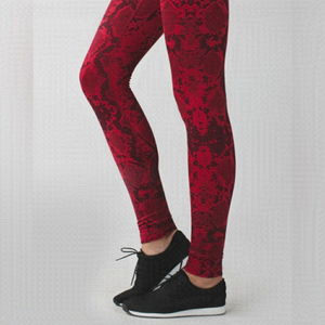 Lululemon Wunder under pant high rise size 4 full on luon ziggy snake red